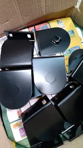 Peças metálicas com pintura epóxi preta